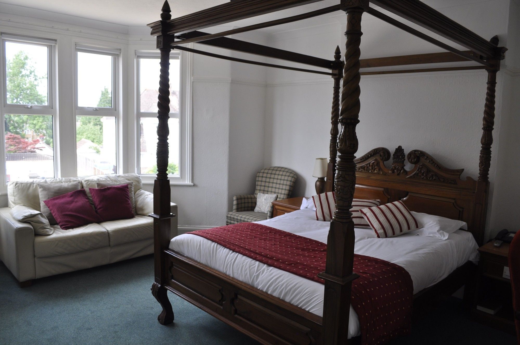 Hayward'S At The Grasmere Keynsham Εξωτερικό φωτογραφία